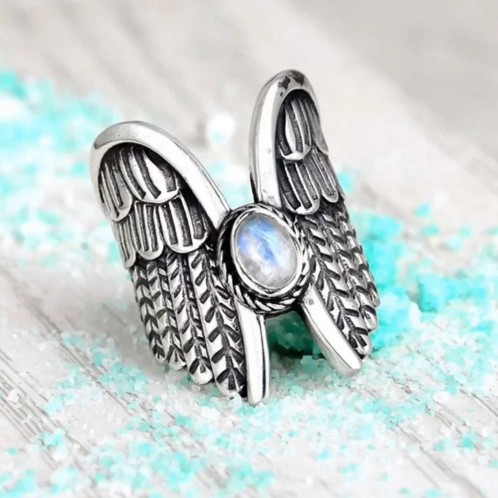 Ring - Picture 4 of 10
